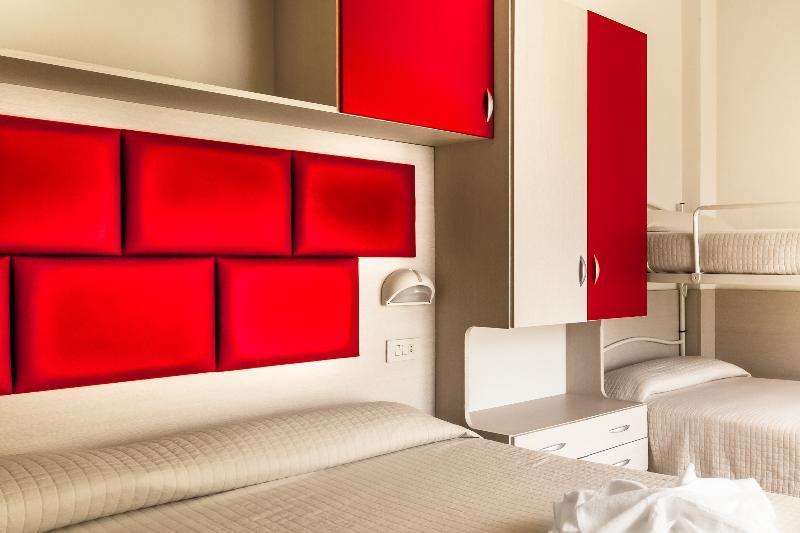 Hotel Stresa Римини Екстериор снимка