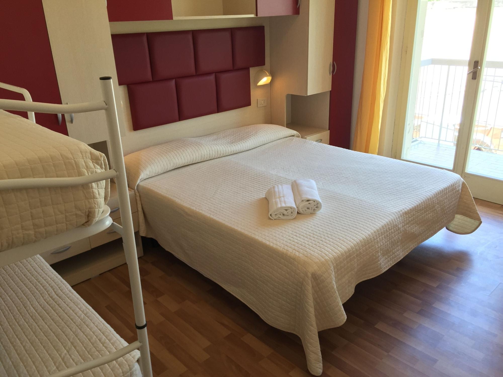 Hotel Stresa Римини Екстериор снимка