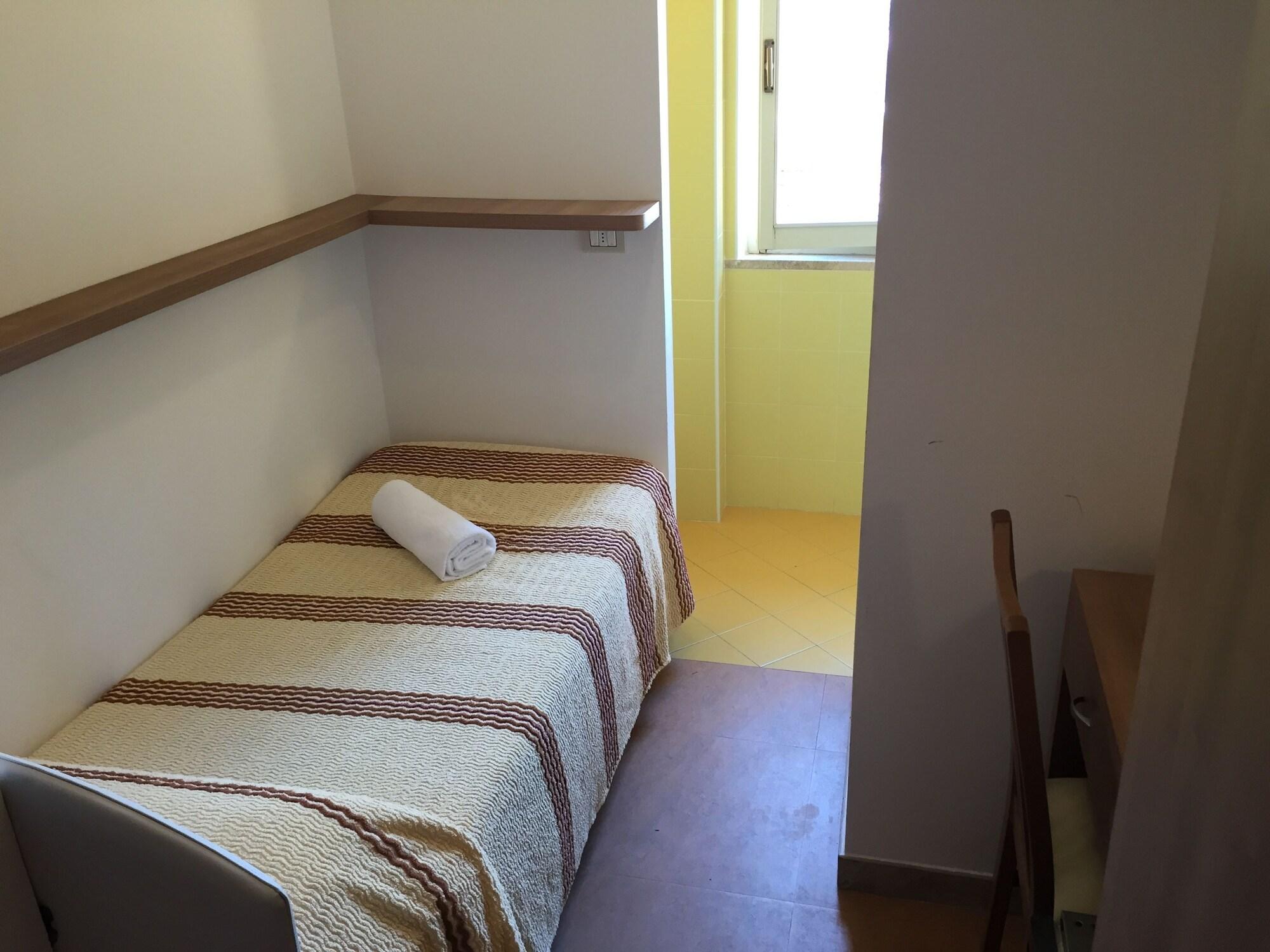 Hotel Stresa Римини Екстериор снимка